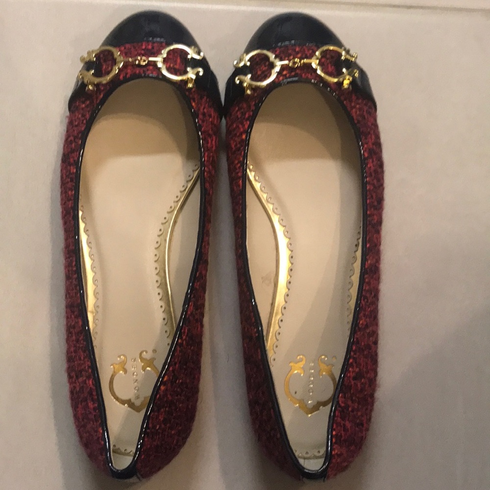 C. Wonder flats new in box size 7